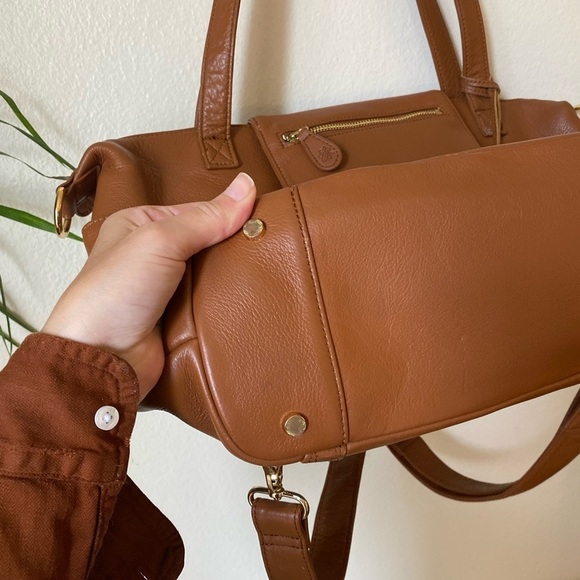 Lily Jade Women’s Madeline Convertible Leather Pebble Diaper Bag Backpack - Picture 6 of 16